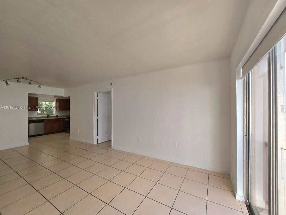 最近租的: $1,995 (1 贝兹, 1 浴室, 628 平方英尺)