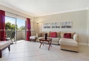 For Sale: $360,000 (2 beds, 2 baths, 1178 Square Feet)