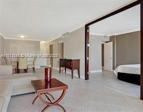 For Sale: $360,000 (2 beds, 2 baths, 1178 Square Feet)