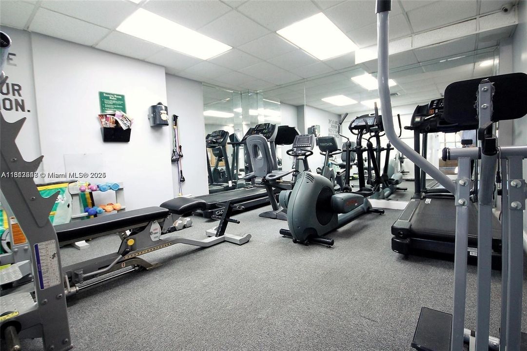 For Sale: $360,000 (2 beds, 2 baths, 1178 Square Feet)