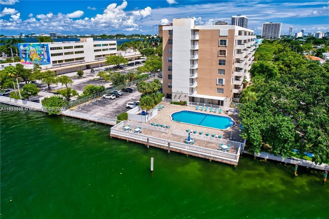 For Sale: $360,000 (2 beds, 2 baths, 1178 Square Feet)