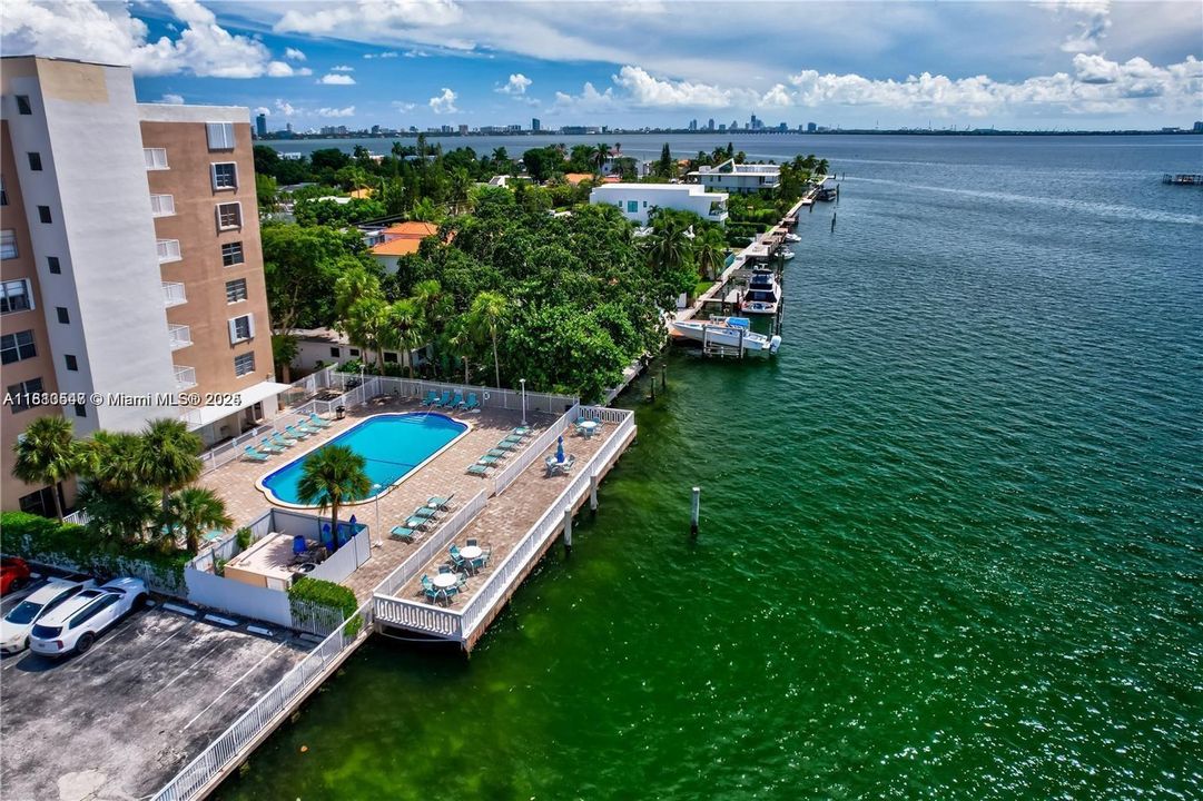 For Sale: $360,000 (2 beds, 2 baths, 1178 Square Feet)