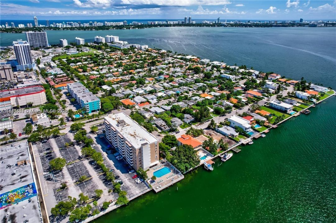 For Sale: $360,000 (2 beds, 2 baths, 1178 Square Feet)