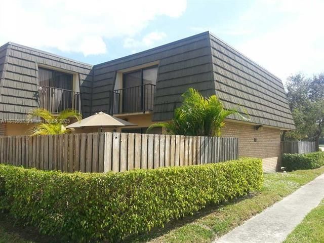 Recientemente alquilado: $1,890 (2 camas, 2 baños, 1236 Pies cuadrados)