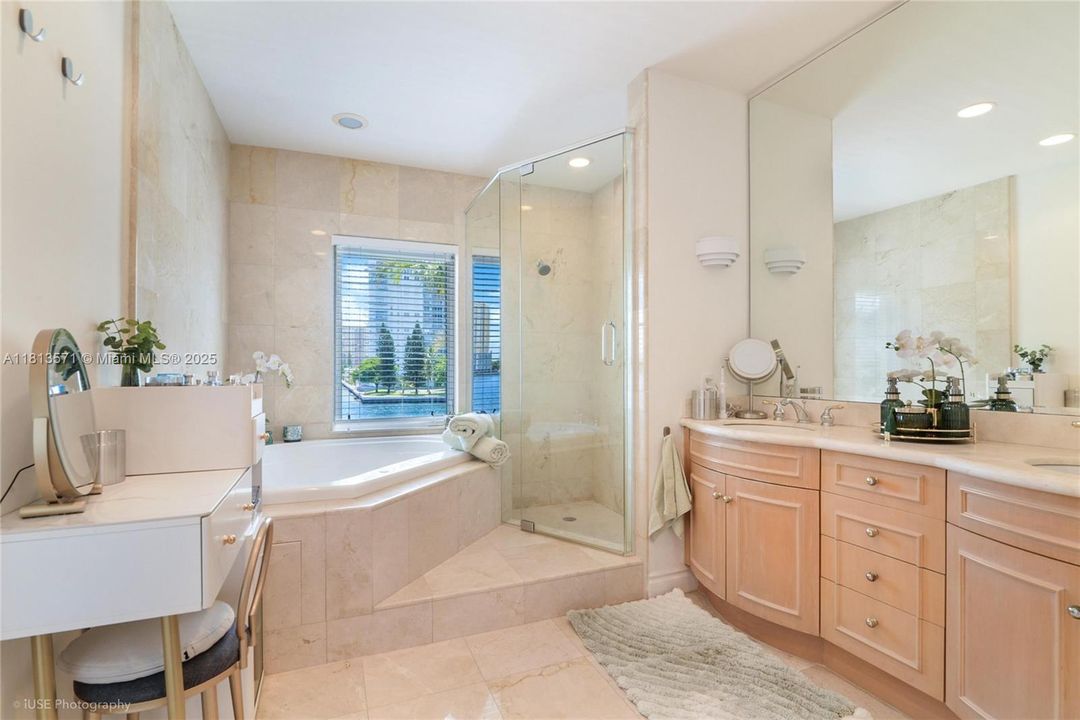 Recently Rented: $10,500 (3 beds, 3 baths, 2310 Square Feet)