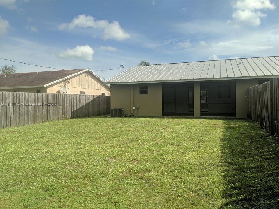 最近售出: $489,000 (0 贝兹, 0 浴室, 1924 平方英尺)