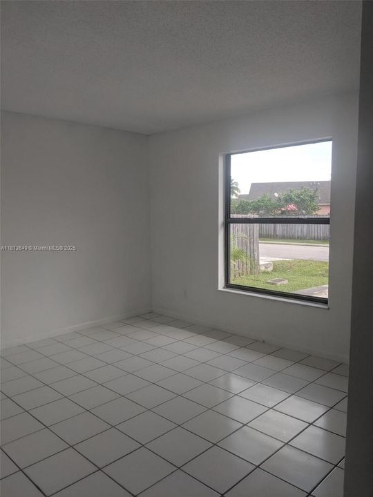 最近售出: $489,000 (0 贝兹, 0 浴室, 1924 平方英尺)