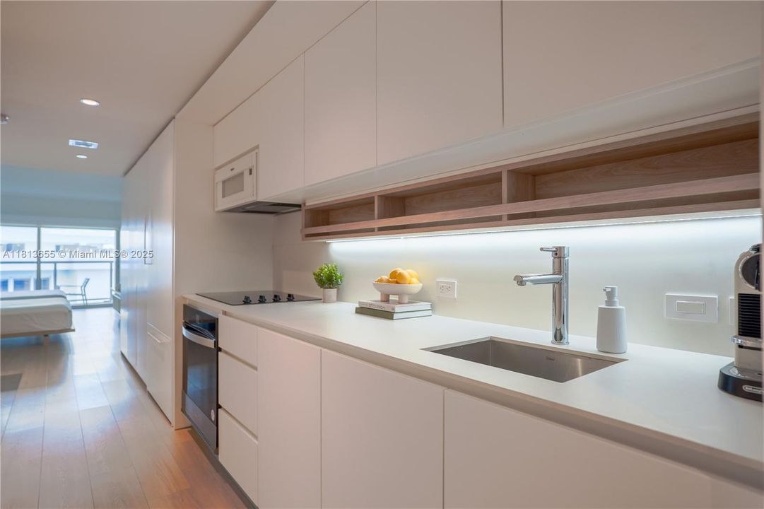 На продажу: $825,000 (0 спален, 1 ванн, 537 Квадратных фут)