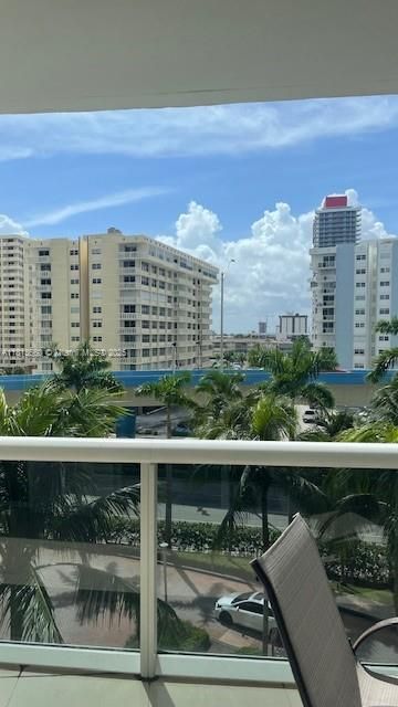 Vendido Recientemente: $549,000 (2 camas, 1 baños, 1086 Pies cuadrados)