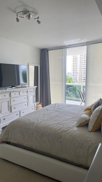 Vendido Recientemente: $549,000 (2 camas, 1 baños, 1086 Pies cuadrados)