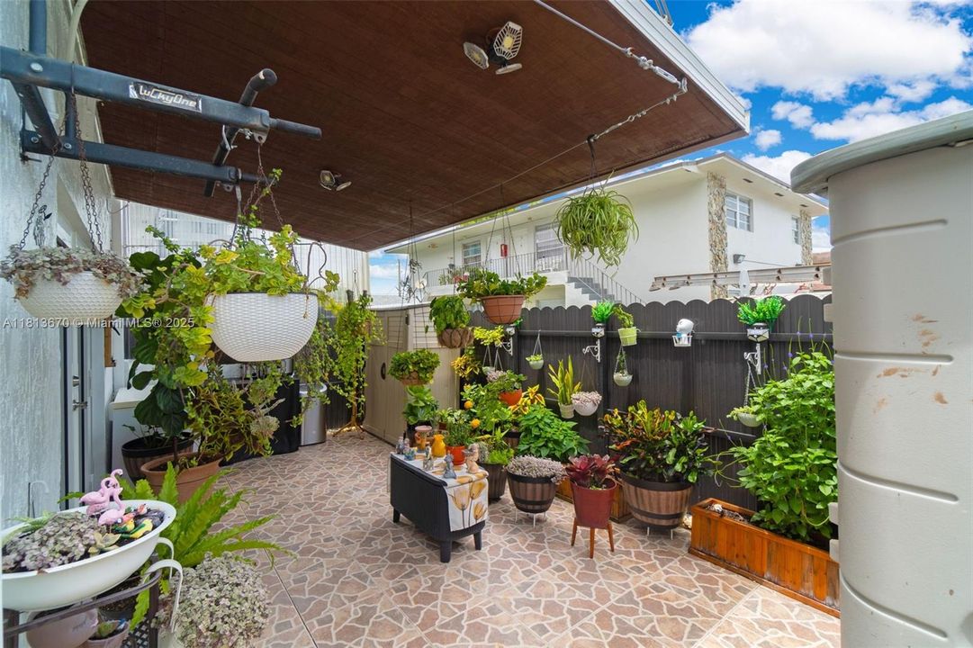 For Sale: $475,000 (3 beds, 2 baths, 1484 Square Feet)