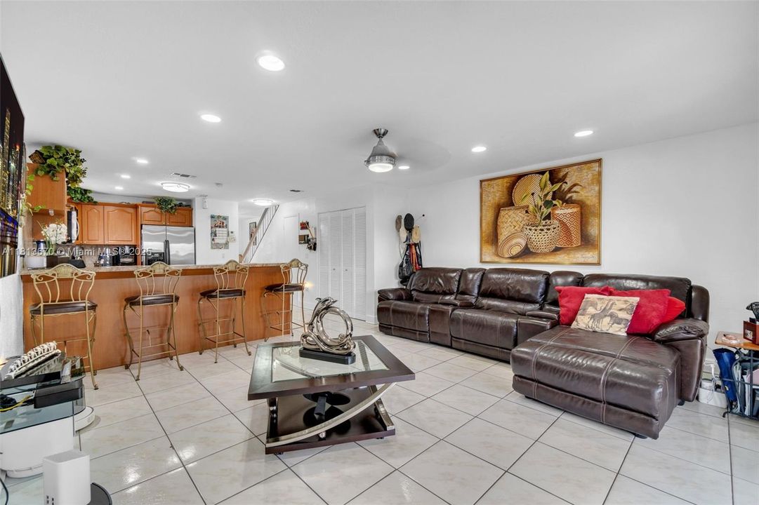 For Sale: $475,000 (3 beds, 2 baths, 1484 Square Feet)