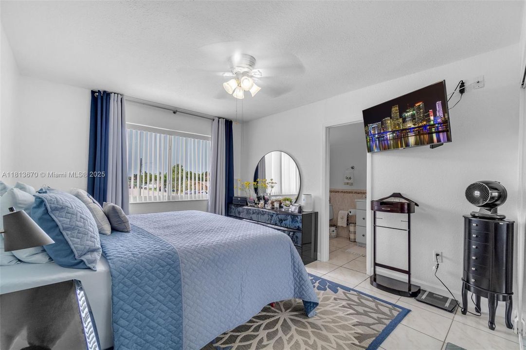 For Sale: $475,000 (3 beds, 2 baths, 1484 Square Feet)