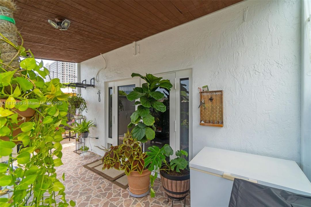 For Sale: $475,000 (3 beds, 2 baths, 1484 Square Feet)