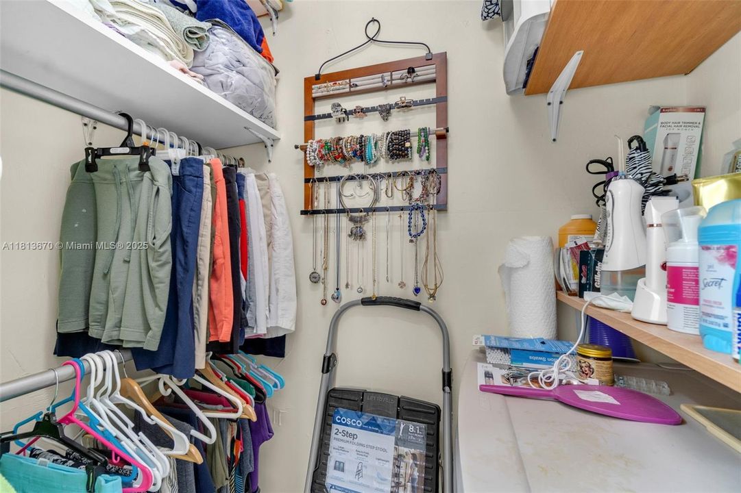 For Sale: $475,000 (3 beds, 2 baths, 1484 Square Feet)