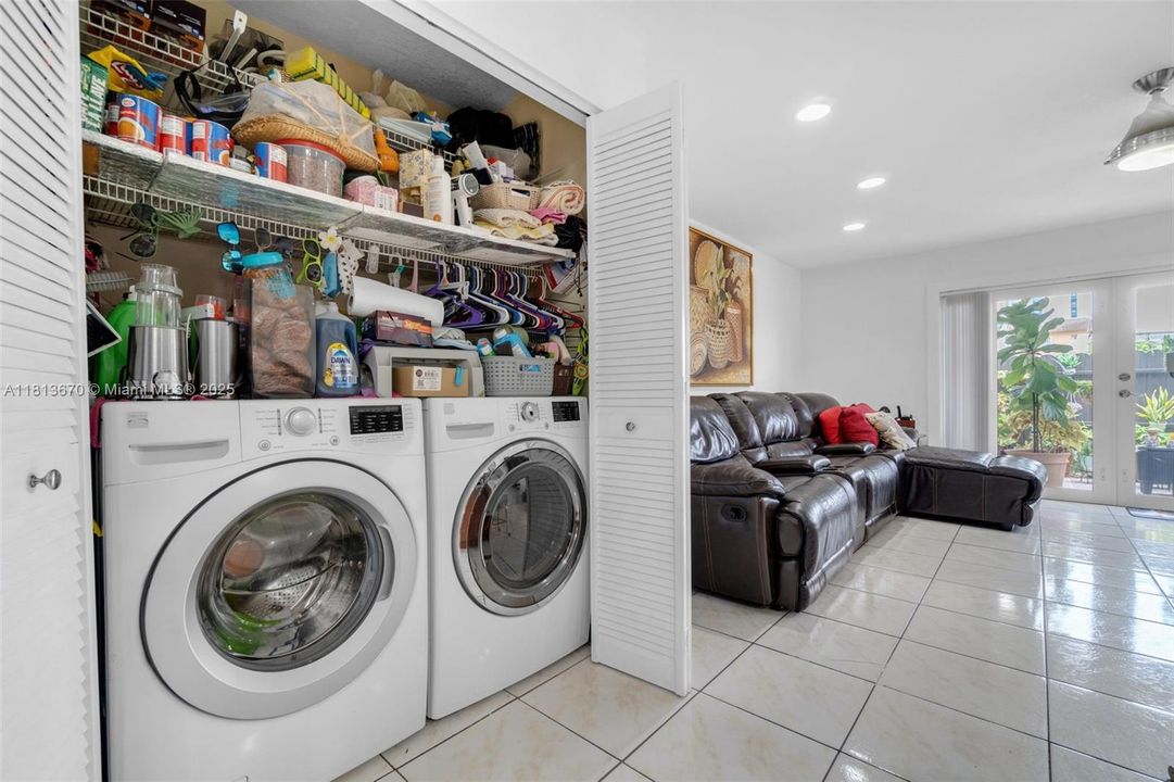 For Sale: $475,000 (3 beds, 2 baths, 1484 Square Feet)