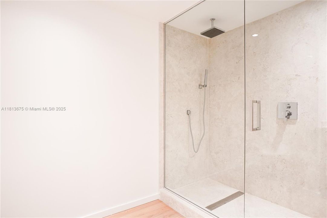 En Venta: $1,575,000 (1 camas, 2 baños, 1033 Pies cuadrados)