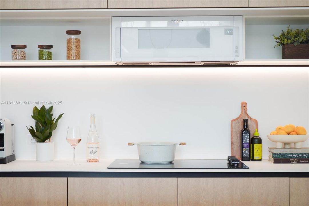 待售: $4,650,000 (3 贝兹, 3 浴室, 2424 平方英尺)