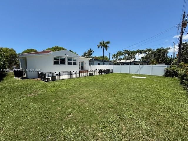 Recently Sold: $1,080,000 (3 beds, 2 baths, 1907 Square Feet)