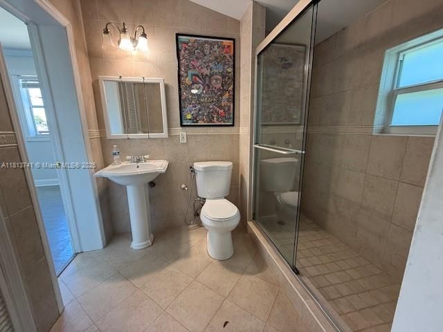 Recently Sold: $1,080,000 (3 beds, 2 baths, 1907 Square Feet)