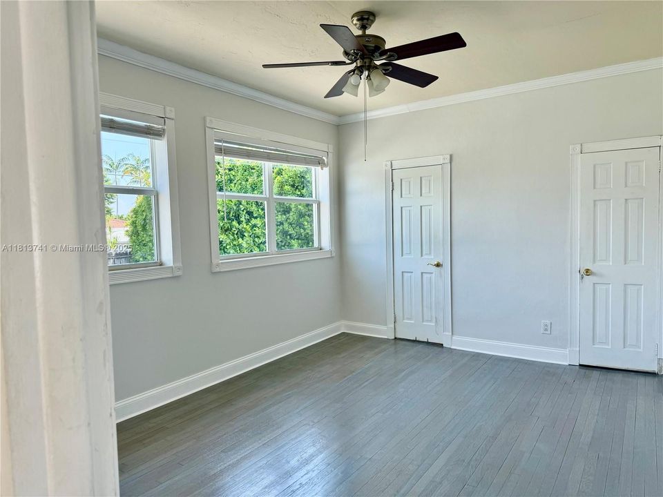 Recently Sold: $1,080,000 (3 beds, 2 baths, 1907 Square Feet)