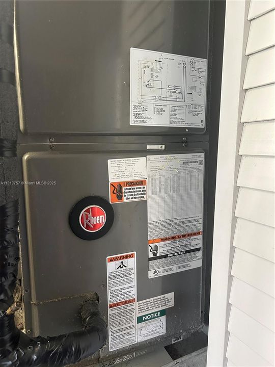 For Sale: $184,900 (1 beds, 1 baths, 644 Square Feet)