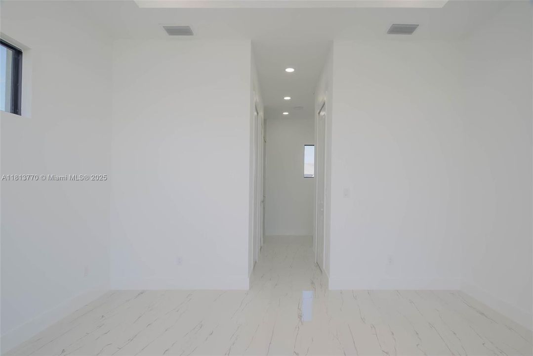 Recently Sold: $349,900 (3 beds, 2 baths, 1603 Square Feet)