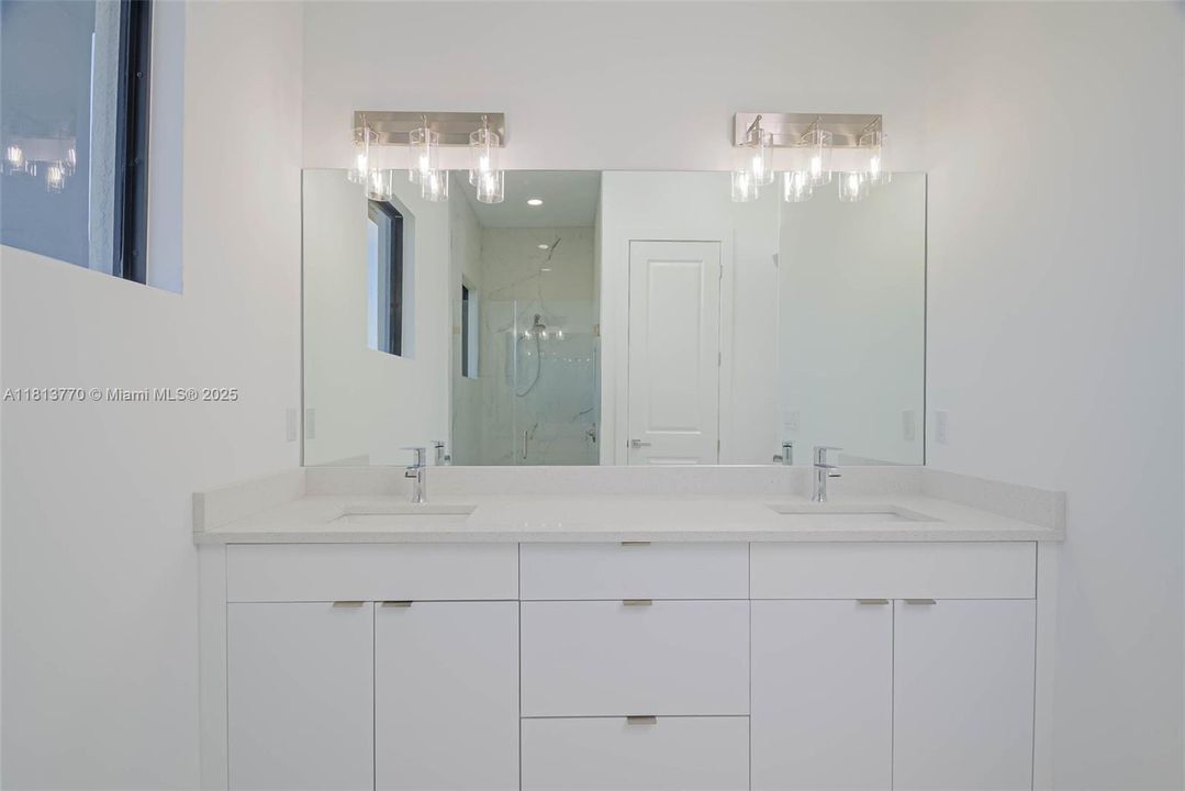 Recently Sold: $349,900 (3 beds, 2 baths, 1603 Square Feet)