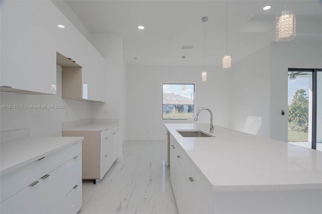 Recently Sold: $349,900 (3 beds, 2 baths, 1603 Square Feet)