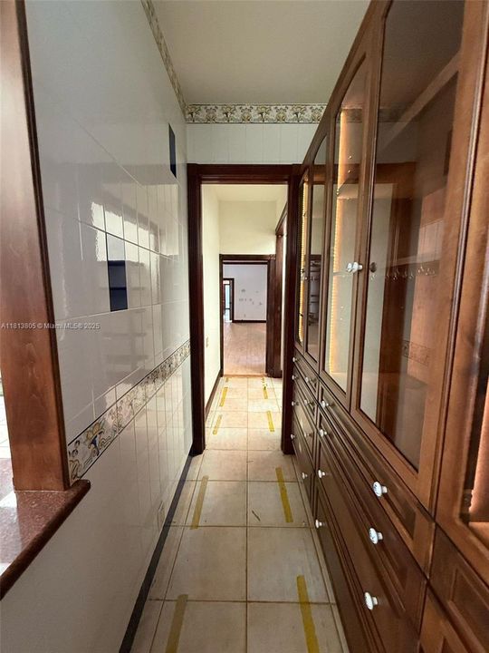 Недавно продано: $1,200,000 (5 спален, 4 ванн, 6092 Квадратных фут)