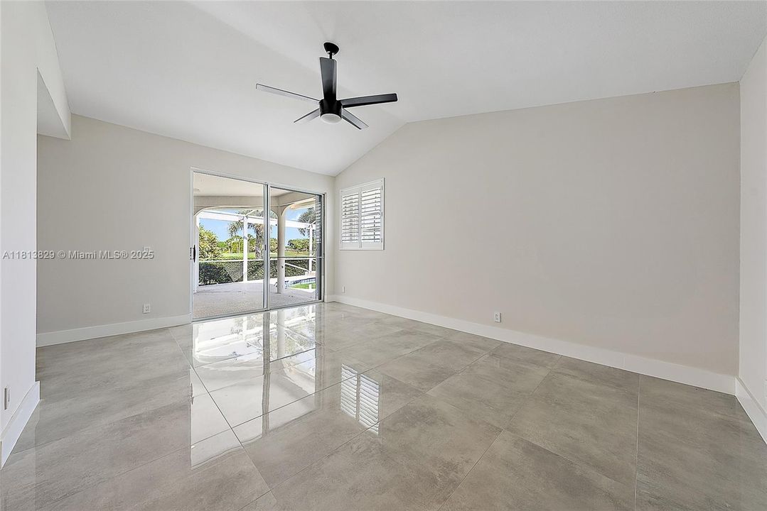 Vendido Recientemente: $1,200,000 (4 camas, 3 baños, 2345 Pies cuadrados)