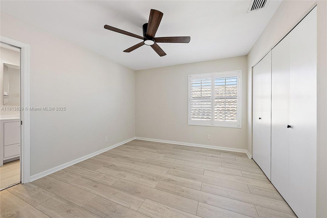 Vendido Recientemente: $1,200,000 (4 camas, 3 baños, 2345 Pies cuadrados)