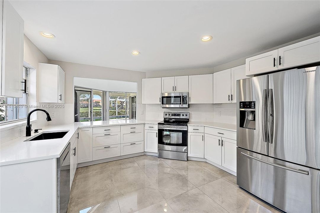 Vendido Recientemente: $1,200,000 (4 camas, 3 baños, 2345 Pies cuadrados)