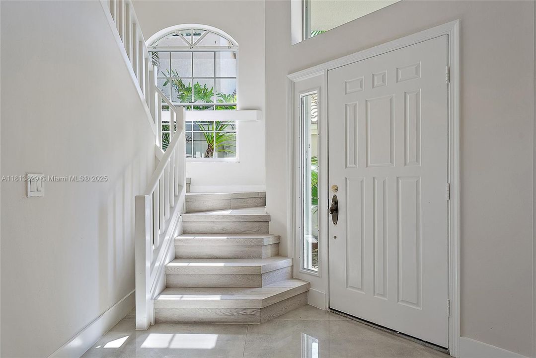 Vendido Recientemente: $1,200,000 (4 camas, 3 baños, 2345 Pies cuadrados)