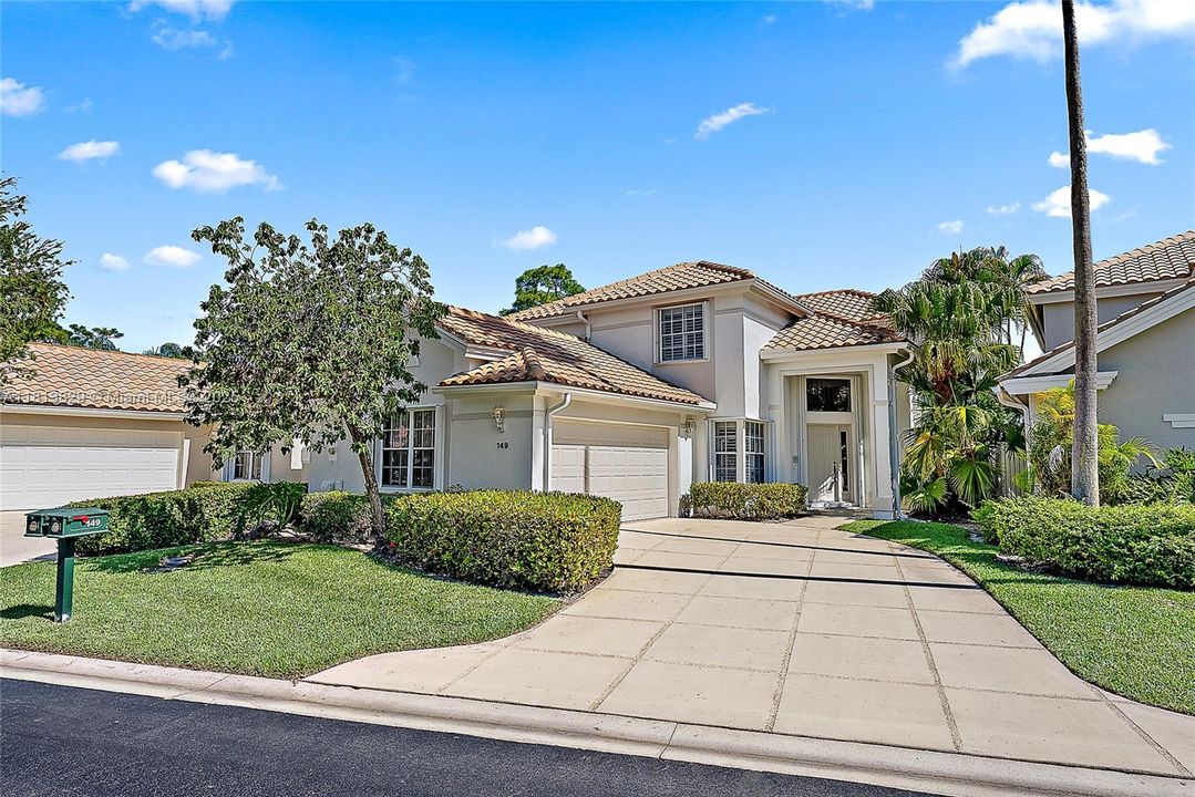 Vendido Recientemente: $1,200,000 (4 camas, 3 baños, 2345 Pies cuadrados)