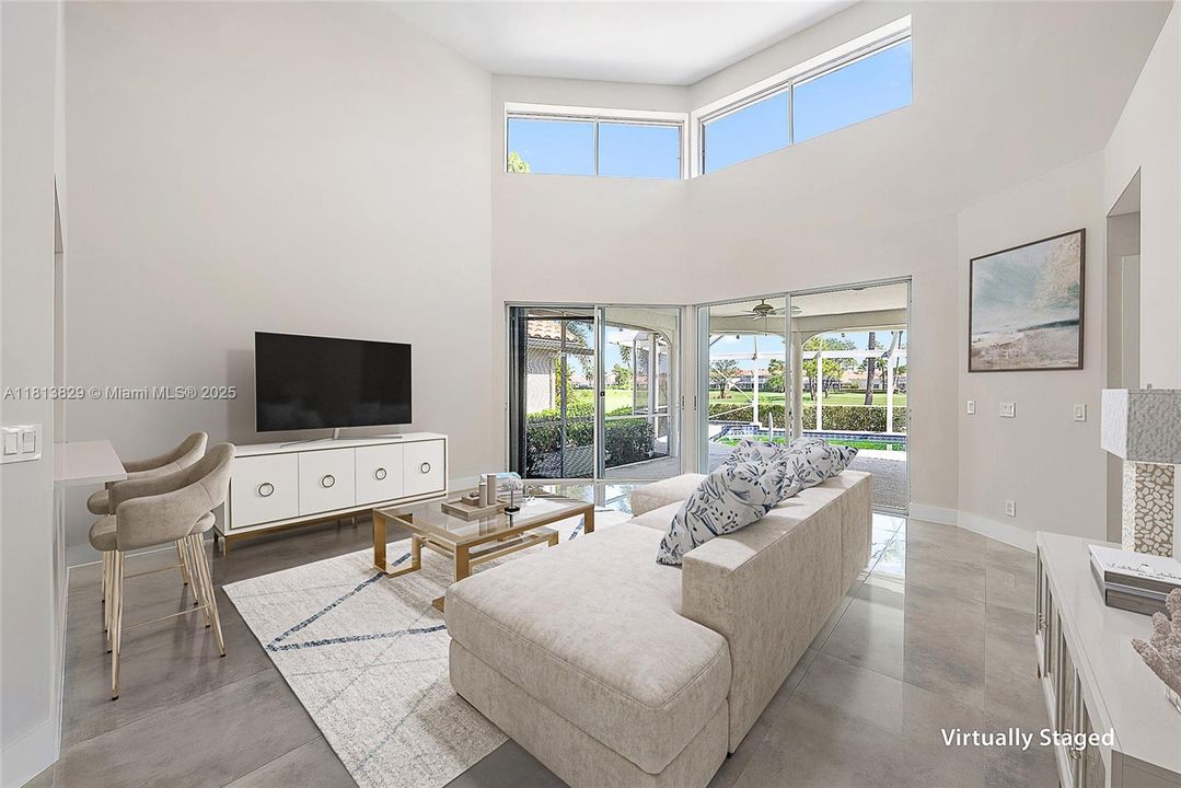 Vendido Recientemente: $1,200,000 (4 camas, 3 baños, 2345 Pies cuadrados)