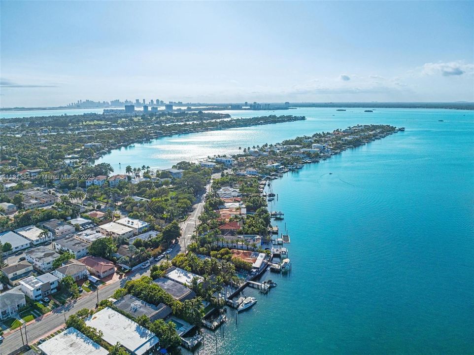 En Venta: $3,300,000 (4 camas, 2 baños, 1696 Pies cuadrados)