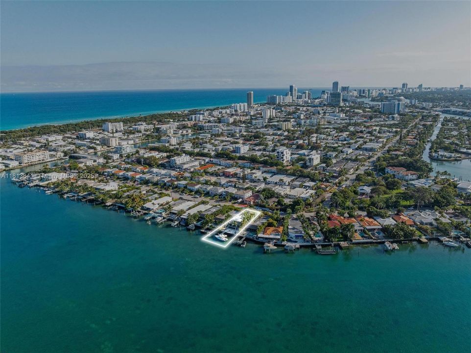 En Venta: $3,300,000 (4 camas, 2 baños, 1696 Pies cuadrados)