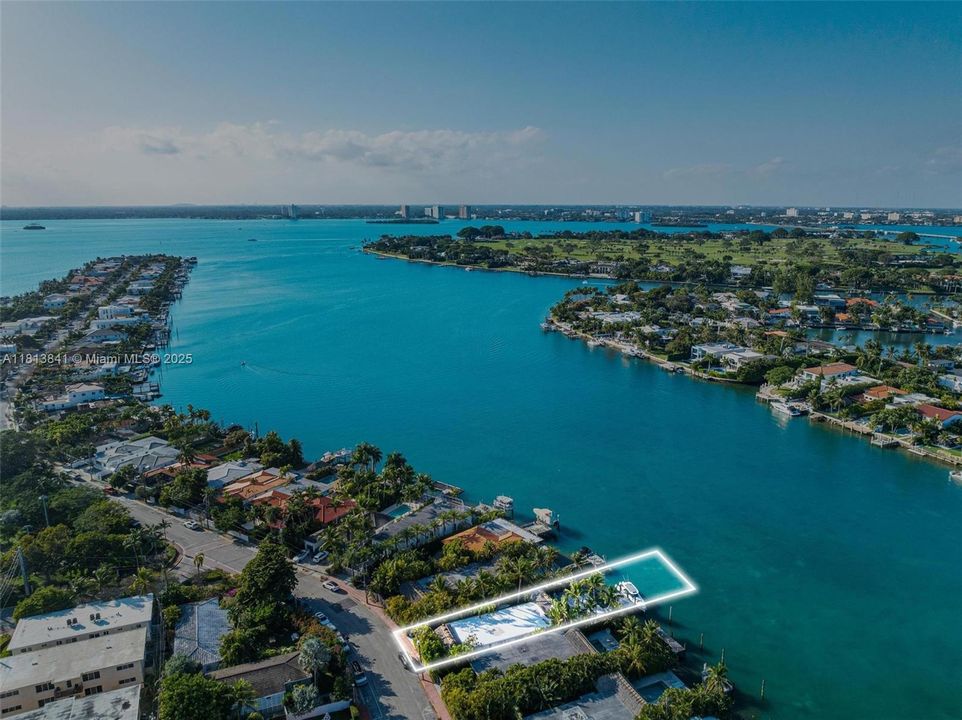 En Venta: $3,300,000 (4 camas, 2 baños, 1696 Pies cuadrados)