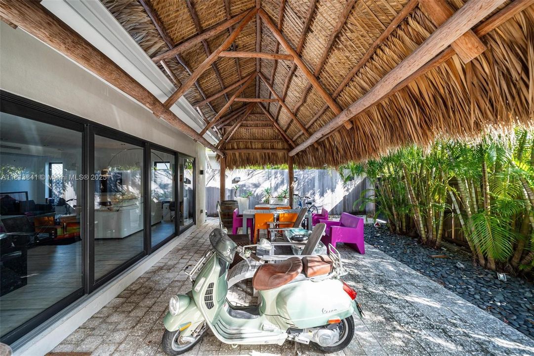 En Venta: $3,300,000 (4 camas, 2 baños, 1696 Pies cuadrados)