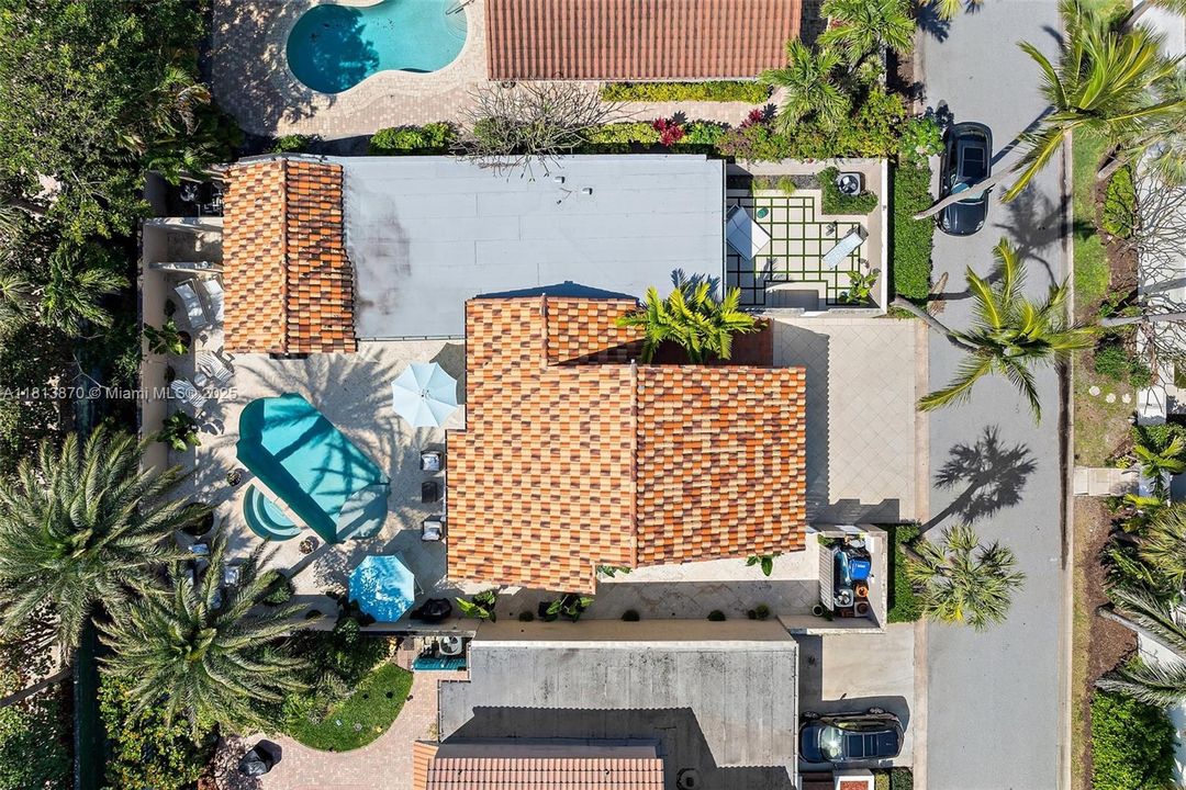 Vendido Recientemente: $2,150,000 (3 camas, 3 baños, 1926 Pies cuadrados)