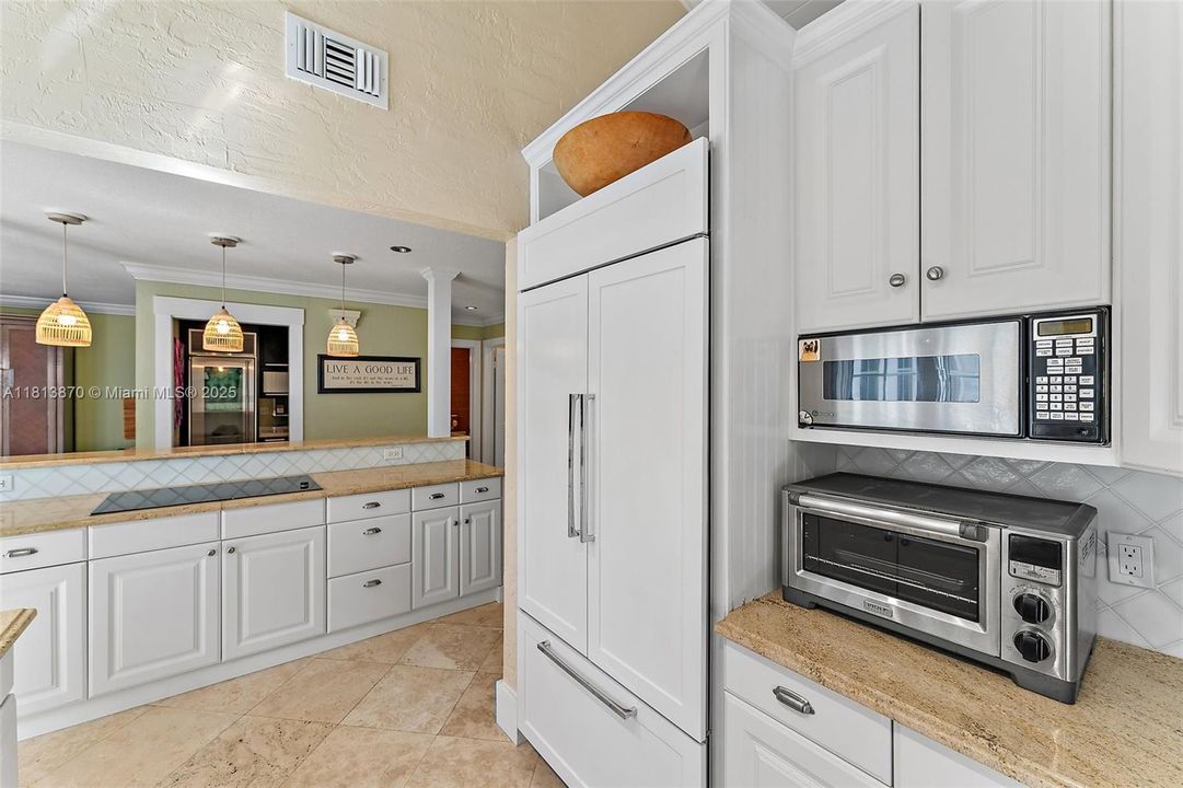 Vendido Recientemente: $2,150,000 (3 camas, 3 baños, 1926 Pies cuadrados)