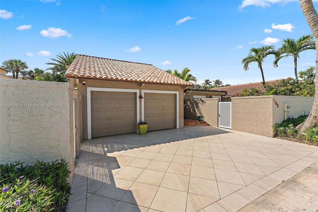 Vendido Recientemente: $2,150,000 (3 camas, 3 baños, 1926 Pies cuadrados)