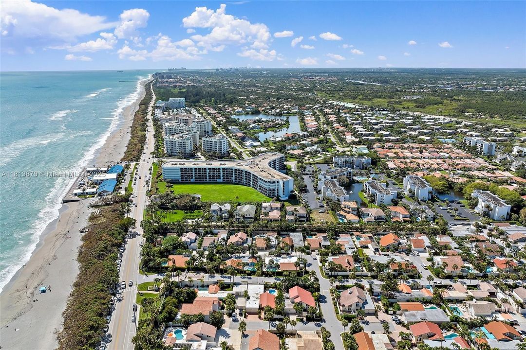 Vendido Recientemente: $2,150,000 (3 camas, 3 baños, 1926 Pies cuadrados)