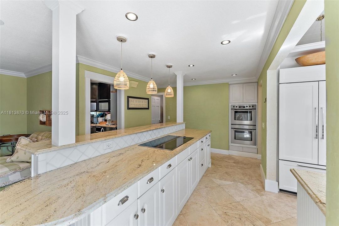 Vendido Recientemente: $2,150,000 (3 camas, 3 baños, 1926 Pies cuadrados)