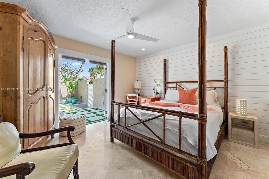 Vendido Recientemente: $2,150,000 (3 camas, 3 baños, 1926 Pies cuadrados)