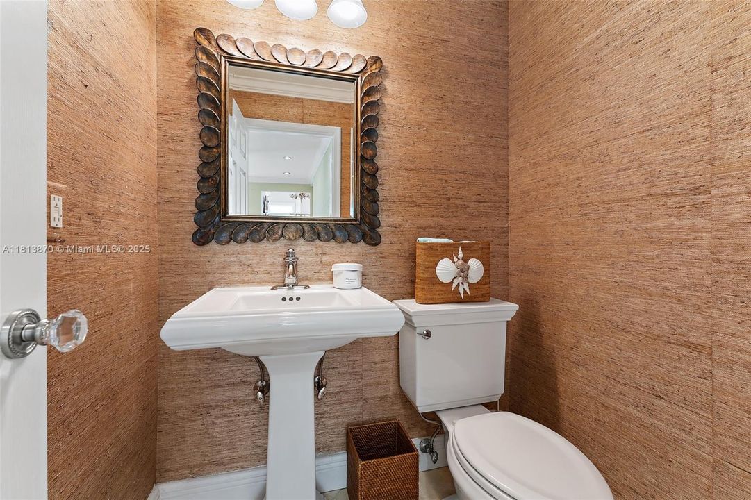 Vendido Recientemente: $2,150,000 (3 camas, 3 baños, 1926 Pies cuadrados)