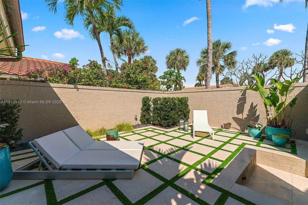 Vendido Recientemente: $2,150,000 (3 camas, 3 baños, 1926 Pies cuadrados)