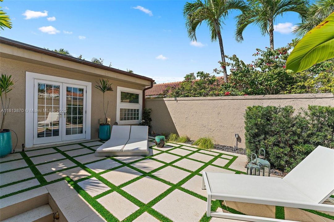 Vendido Recientemente: $2,150,000 (3 camas, 3 baños, 1926 Pies cuadrados)