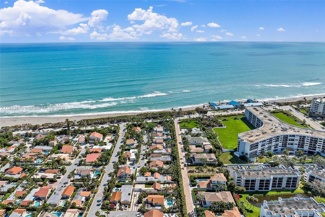 Vendido Recientemente: $2,150,000 (3 camas, 3 baños, 1926 Pies cuadrados)